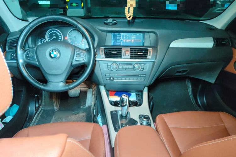 Used BMW X3 2011 xDrive28i Leading Model Center Console