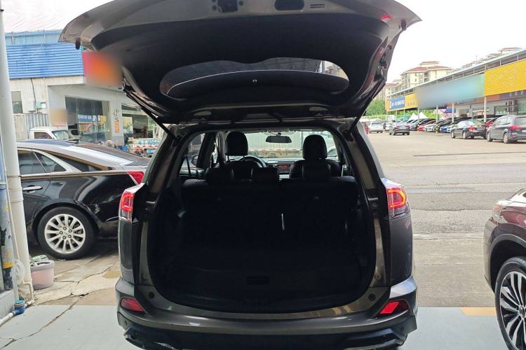 Used Toyota RAV4 2016 2.0L CVT Two-Wheel Drive Fashion Edition China V Standard