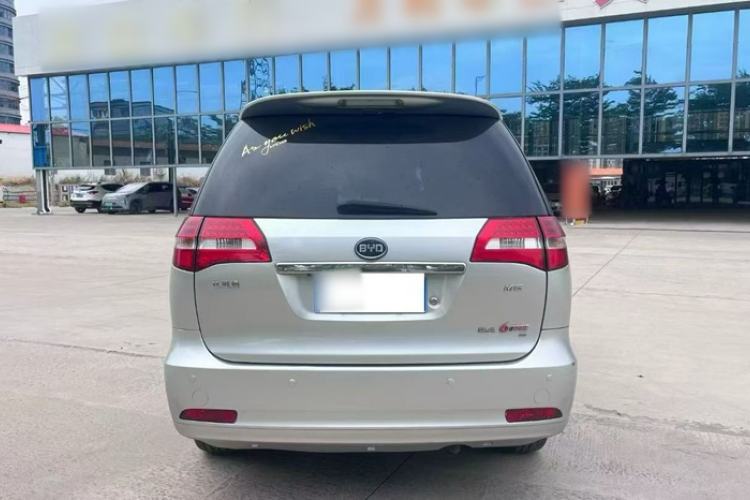 Used BYD M6 2015 2.4L Automatic Prestige Edition
