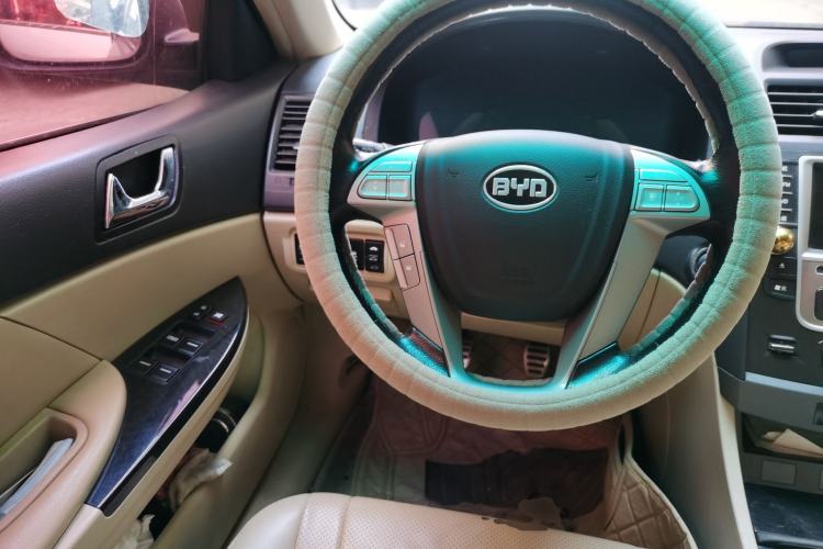 Used BYD G6 2012 1.5TI Manual Luxury Edition
