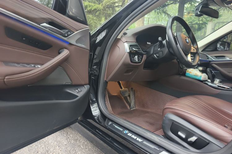 Used BMW 5 Series 2023 530Li Leading Edition Luxury Package Driver Seat