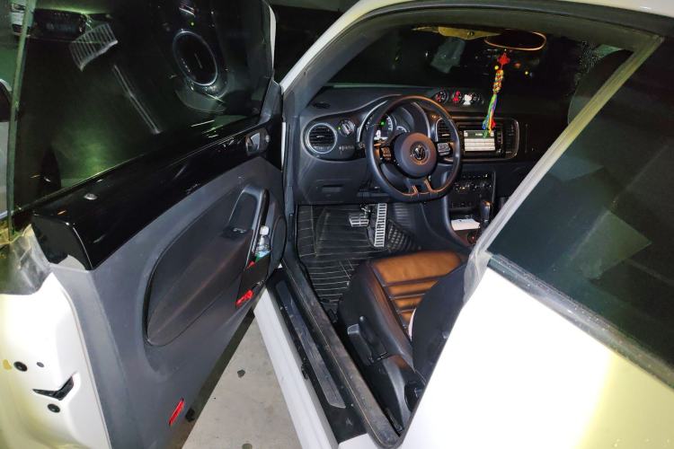 Used Volkswagen Beetle 2013 1.4TSI Luxury Model Driver Seat