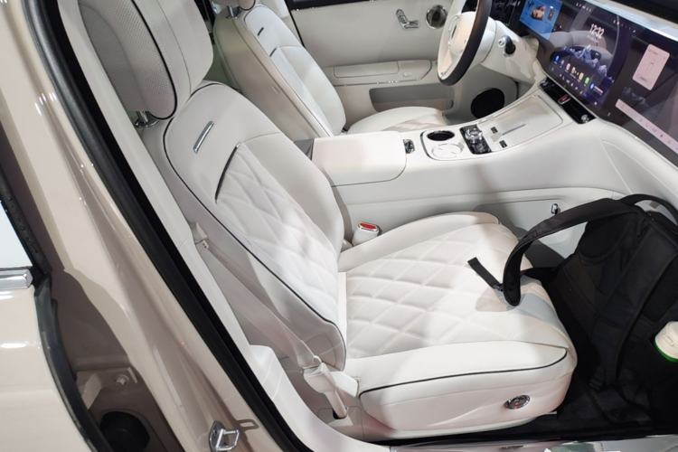 Used Hima S800 2025 Model, Range-Extended Starlight Executive Edition, 4 Seats
