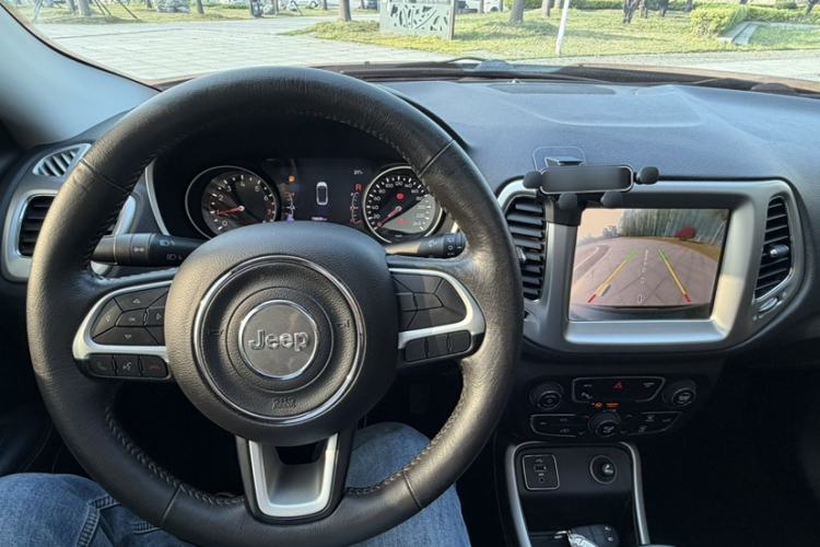 Used Jeep Compass 2017 200T Automatic Family Edition
