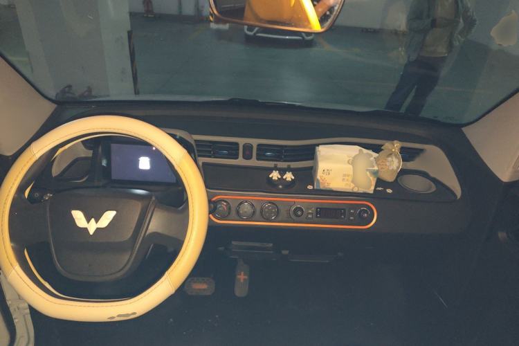 Used Wuling Hongguang MINIEV 2022 Zizai Version Lithium Iron Phosphate Interior 2