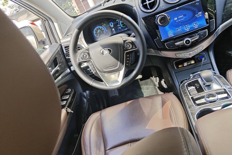 Used BYD Tang New Energy 2015 2.0T Four-Wheel-Drive Flagship Model
