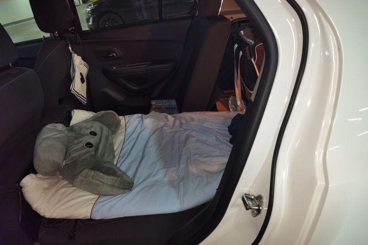 Used Chevrolet Trax 2016 1.4T Automatic Two-Wheel Drive Comfort Version with Sunroof Left Rear Seat