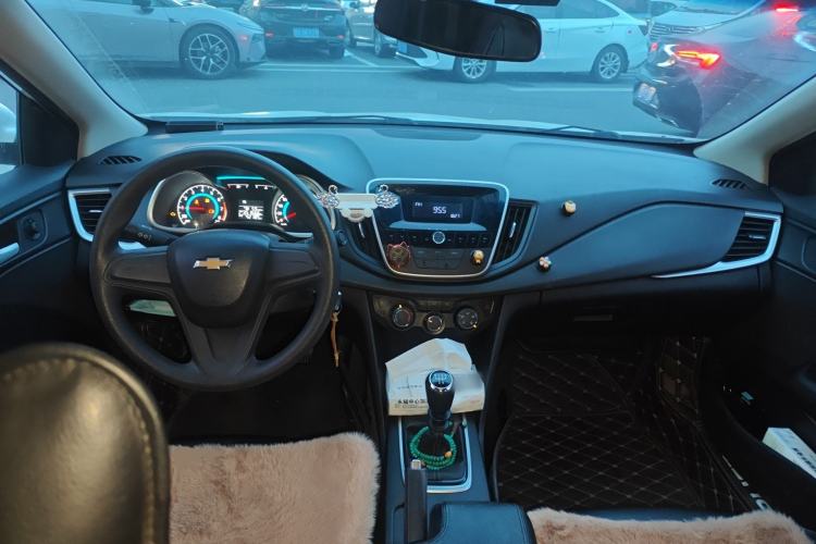 Used Chevrolet Cavalier 2018 320 Manual Enjoyment Edition Center Console