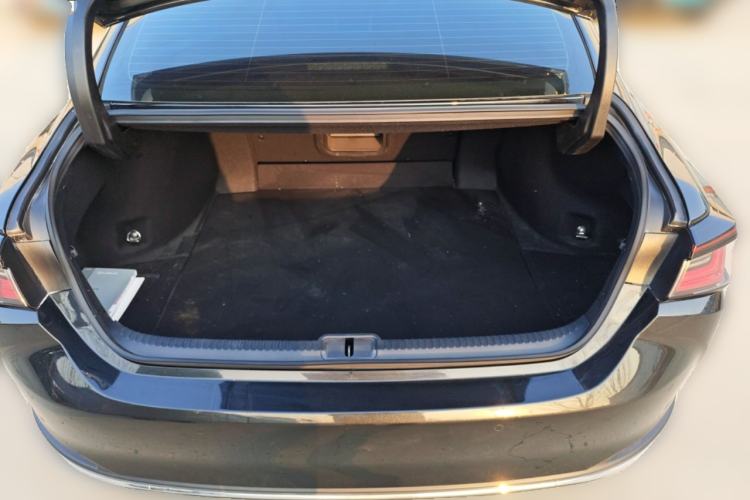 Used Lexus ES 2025 300h Deluxe Edition
