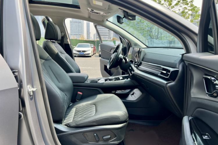 Used Kia Sportage (Chinese Domestic Model) 2023 2.0T Two-Wheel Drive Flagship Edition
