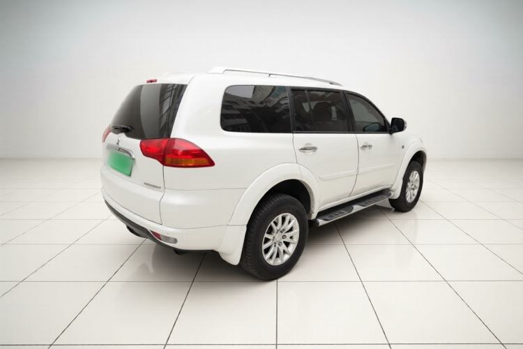 Used Mitsubishi Pajero Sport 2013 3.0L Automatic 4x4 Flagship Edition Exterior 5