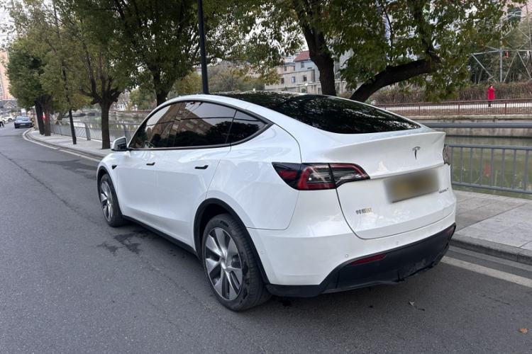 Used Tesla Model Y 2021 Long-Range All-Wheel-Drive Version