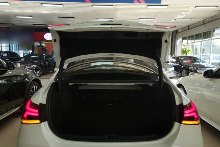 Used Mercedes-Benz A-Class 2022 Revised Version A 200 L Sport Sedan Fashionable Style