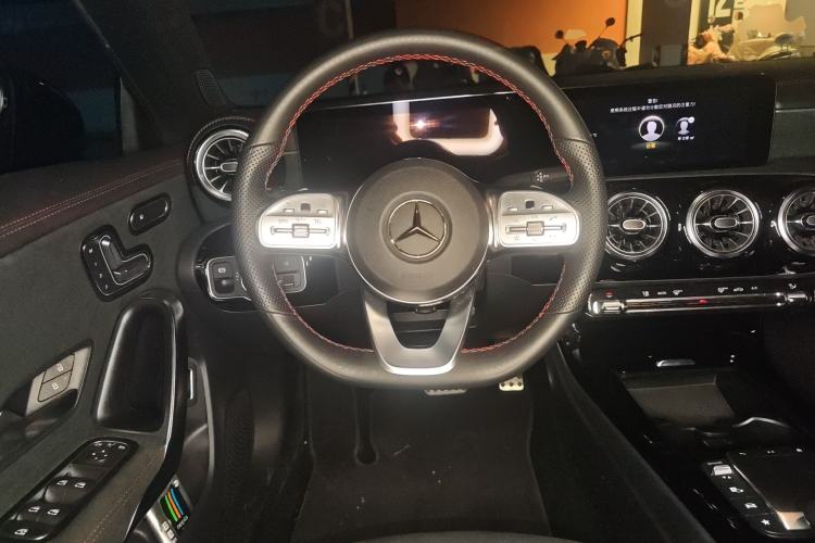 Used Mercedes-Benz CLA 2023 CLA 200 Shooting Brake Steering Wheel