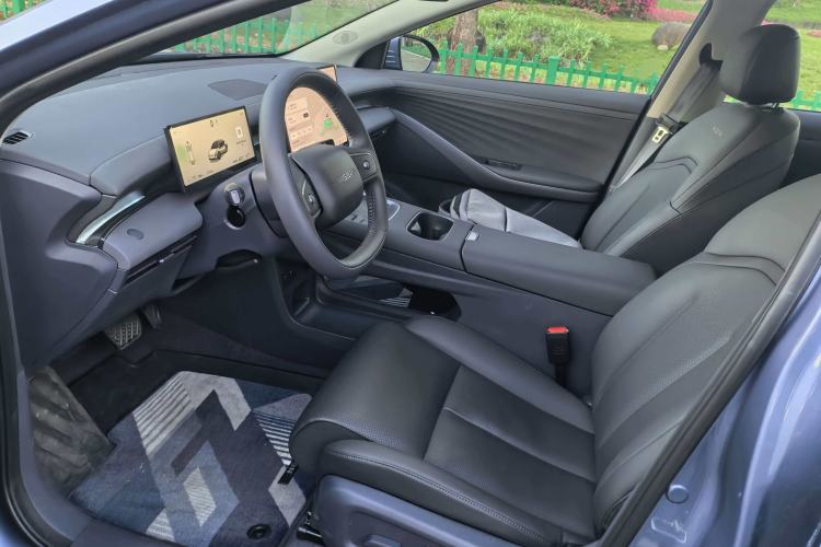 Used Nissan N6 2026 Model 180 Max Interior 2