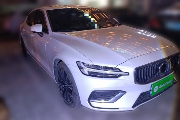 Used Volvo S60 2025 B4 Zhiyuan Luxury Edition
