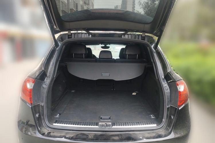 Used Porsche Cayenne 2013 3.6L automatic transmission U.S. specification Trunk
