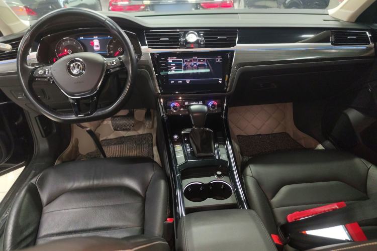 Used Volkswagen Phideon 2019 380TSI Two-Wheel Drive Business Edition China VI Standard
