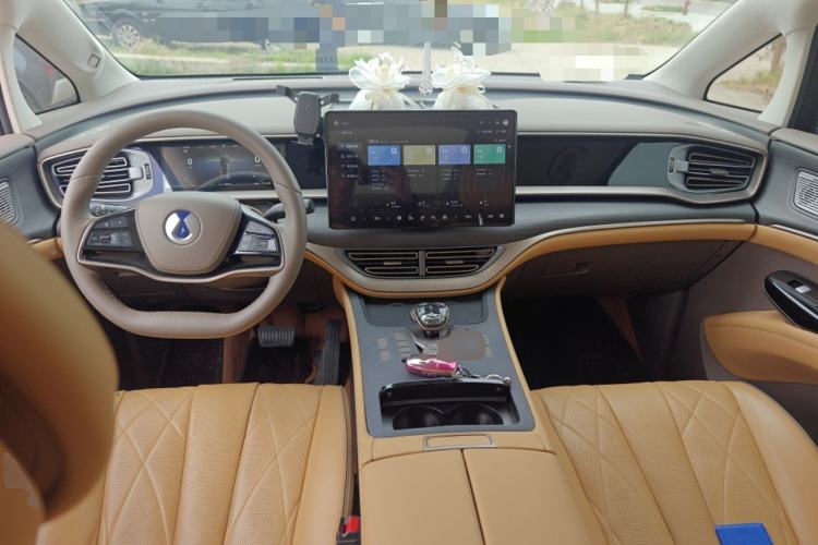 Used Denza D9 2022 DM-i 970 Four-Wheel Drive Flagship Model
