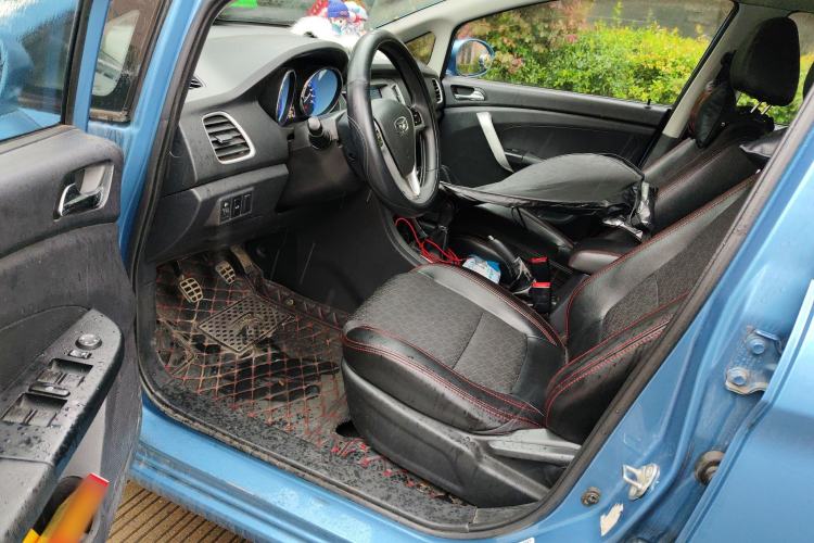 Used Cowin C3 2015 1.5L Manual Gold Diamond Edition
