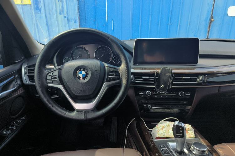 Used BMW X5 2017 xDrive35i Elegant Edition Steering Wheel