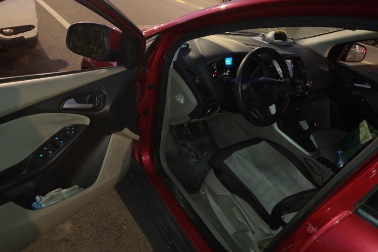 Used Ford Focus 2017 Sedan 1.6L Manual Comfort Plus SmartDrive Edition
