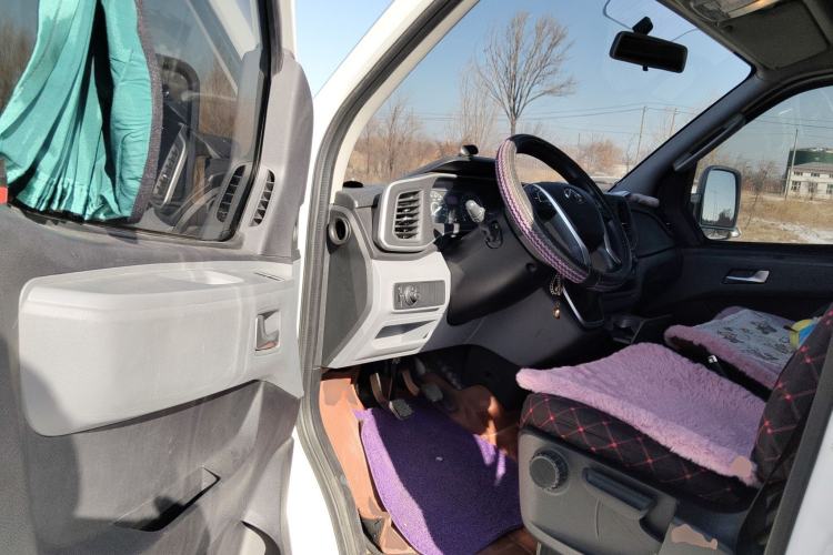 Used SAIC MAXUS Xintu V80 2021 2.0T Manual Classic Aoyuntong Short Wheelbase Mid-Height 7/8/9-Seater