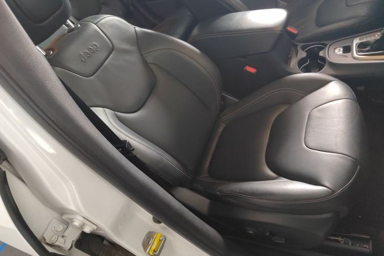 Used Jeep Cherokee 2016 2.0L Superior Edition
