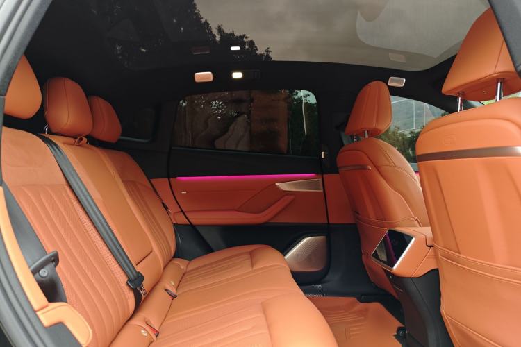 Used ONVO L60 2024 60 kWh Rear-Drive Version Interior 6