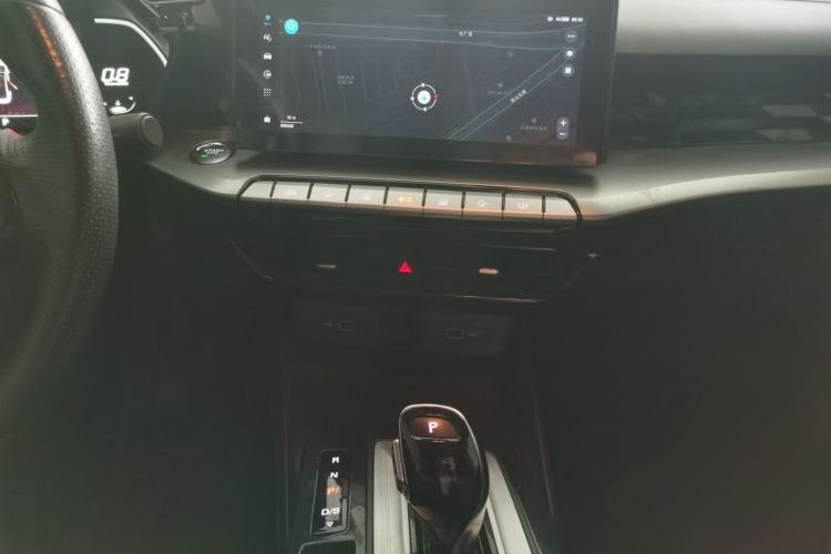 Used MG 5 2022 300TGI DCT Chao Yue Luxury Edition
