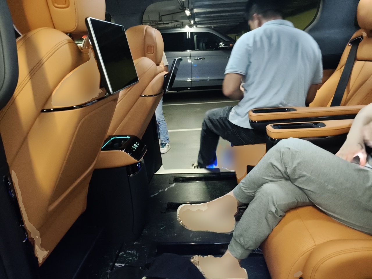 Geely Galaxy LEVC L380 2025 825 km Extraordinary Edition — снимка 17