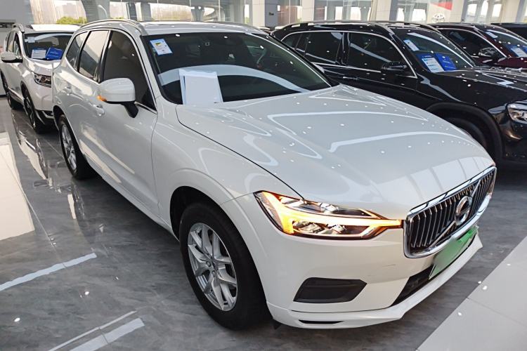 Used Volvo XC60 2018 T4 Zhiyi Edition Front Right 45 Deg
