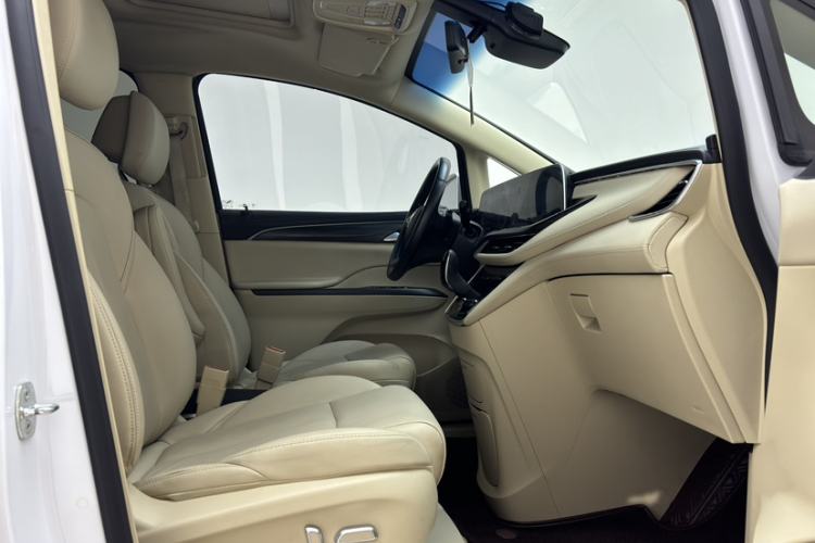 Used Buick GL8 2023 ES Lu Zun Deluxe Model
