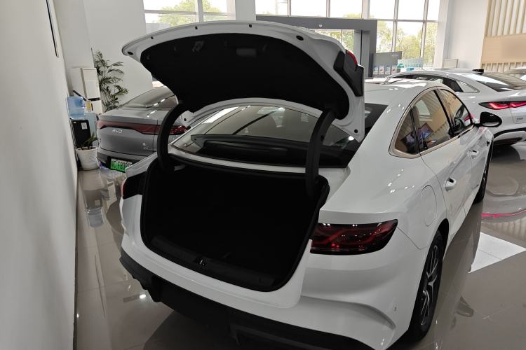 Used BYD Qin L 2025 DM-i Smart Drive 120KM Leading Model