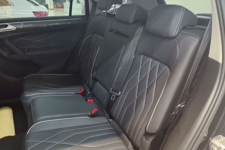 Used Volkswagen Tiguan L 2024 Outstanding Model 330TSI Automatic Two-Wheel Drive R-Line Dragon Glory Edition