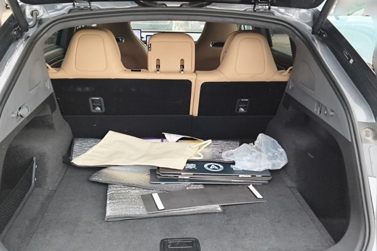 Used Hima Luxeed R7 2024 All-Electric 667 km Max