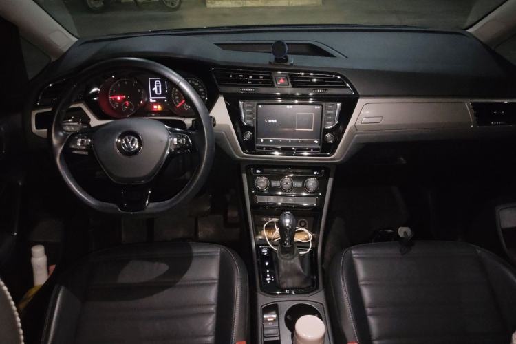 Used Volkswagen Touran 2018 Volkswagen Touran L 280TSI DSG Boundary Edition 7 Seats China VI Standard
