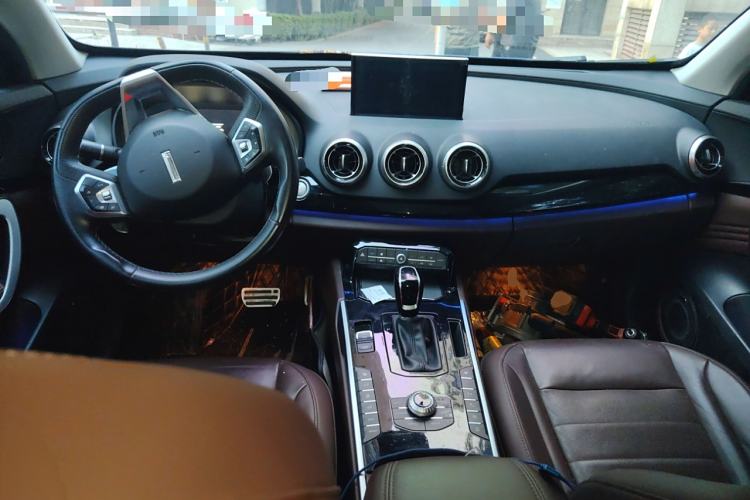 Used Wey VV7 2017 2.0T Flagship Model Center Console