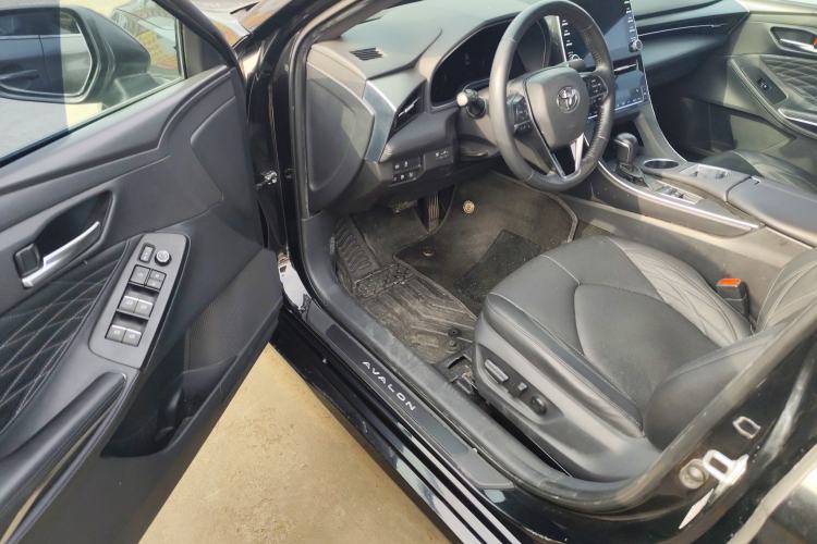 Used Toyota Avalon 2019 Dual-Engine 2.5L XLE Prestige Version China VI Standard Driver Seat