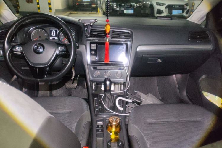 Used Volkswagen Golf 2019 280TSI DSG Comfort Version China V Standard Center Console