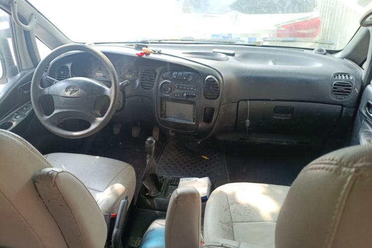 Used JAC Group Refine 2015 2.0L Shuttle Gasoline Long-Wheelbase Standard Version HFC4GA3-3D Center Console