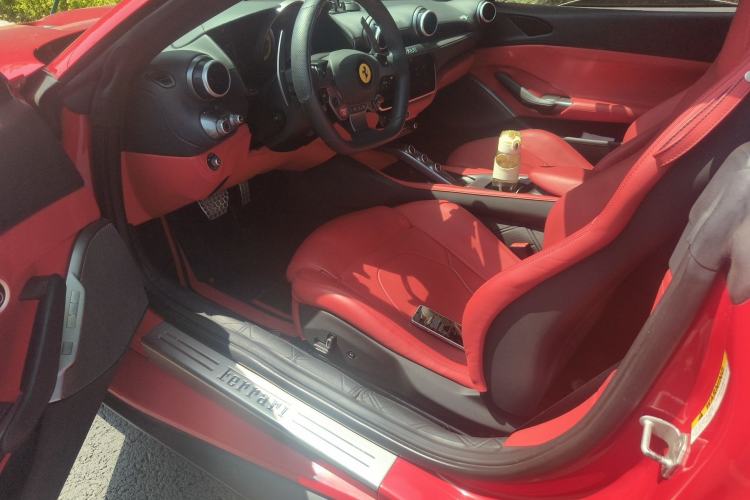 Used Ferrari Portofino 2018 3.9T Driver Seat