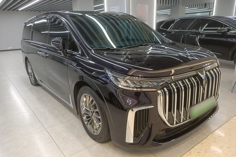 Used VOYAH Dream 2024 PHEV Ultra-Long Range Flagship Edition Front Right 45 Deg