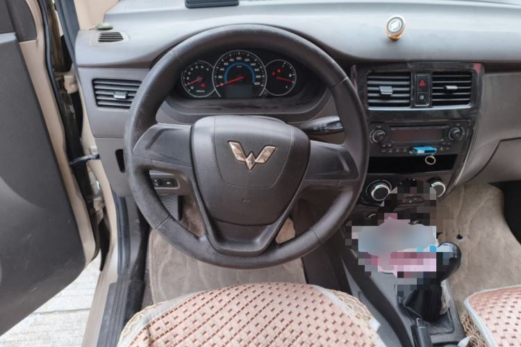 Used Wuling Rongguang V 2015 1.5L Standard Version Steering Wheel