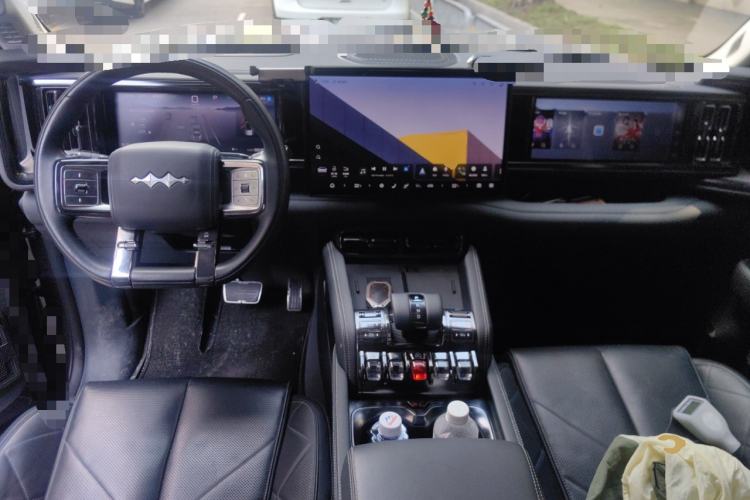 Used Formula Leopard 5 2023 Navigator Edition
