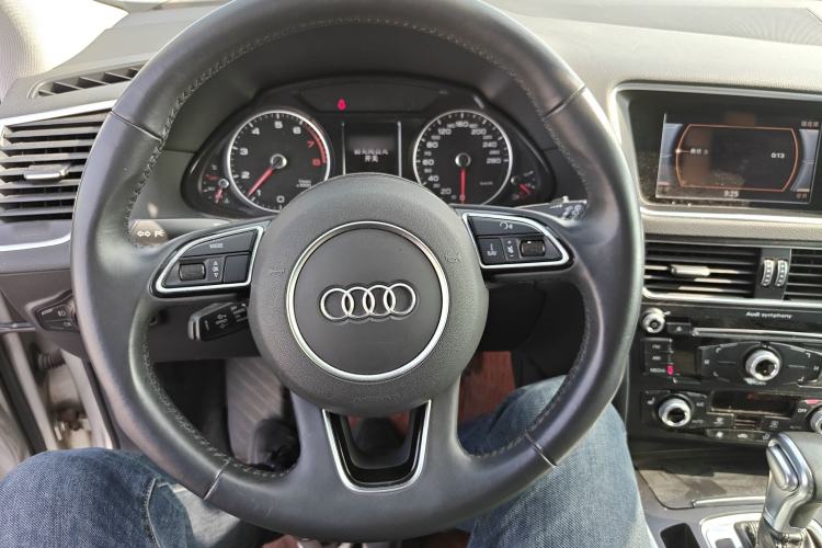 Used Audi Q5 2018 Collector's Edition 40 TFSI Technology Model
