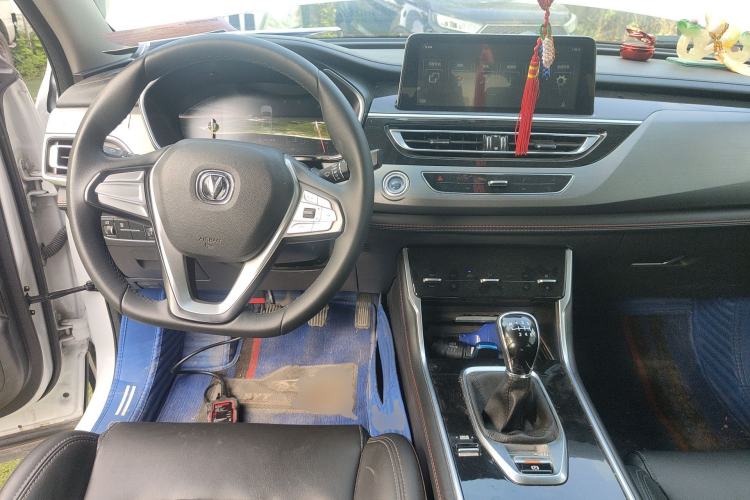 Used CHANGAN CS75 2021 Honor Million Edition 280T Manual Elite Model Center Console