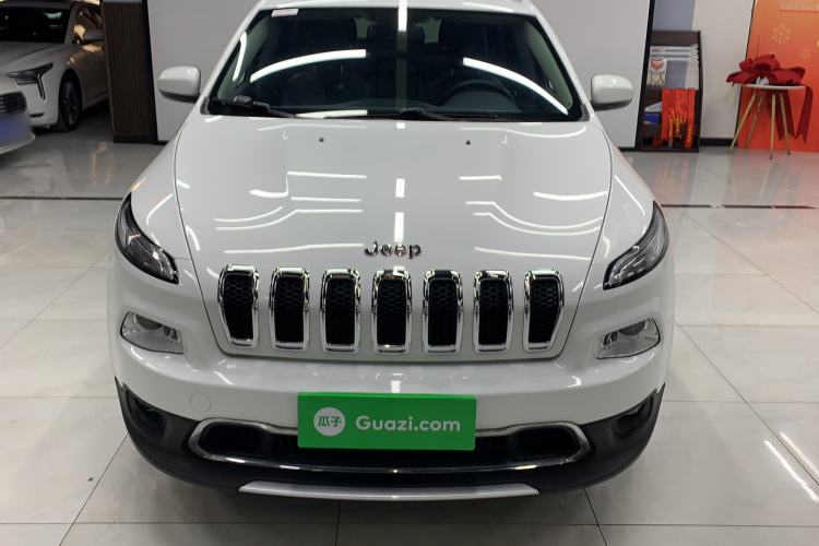 Used Jeep Cherokee 2017 2.4L Leading Edition
