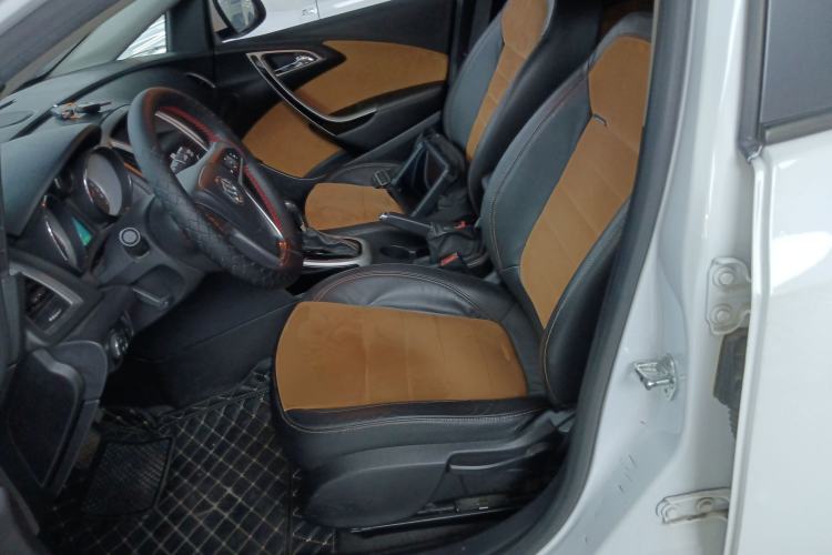 Used Buick GT 2014 XT 1.6L Automatic Fashion Edition Left Front Seat