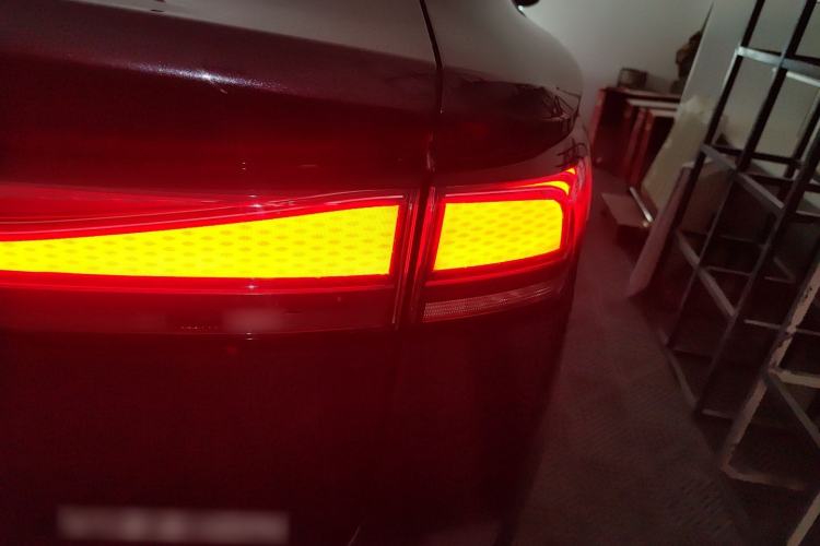 Used Volkswagen ID.7 VIZZION 2024 AIR model Right Rear Taillight